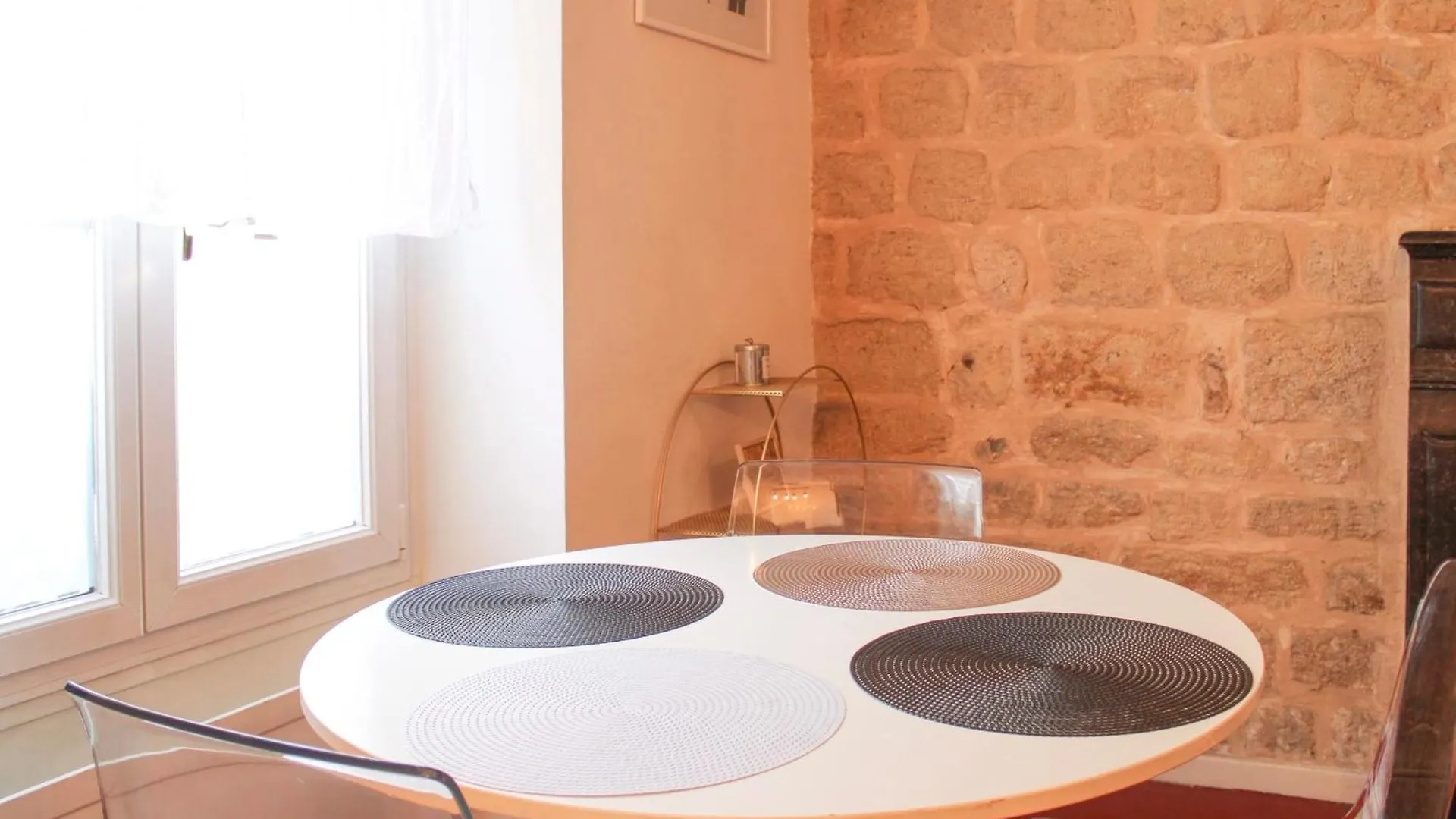 Beautiful Apartment Near The Canal De L'Ourcq باريس